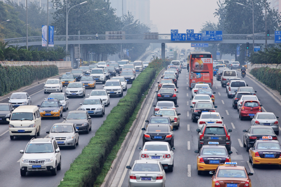معافیت رانندگان خودروی برقی در پکن از رانندگی در ساعات پر ترافیک