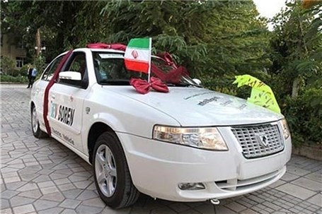 آیت‌الله هاشمی رفسنجانی از خودرو برقی تولید دانشگاه آزاد قزوین بازدید کردند